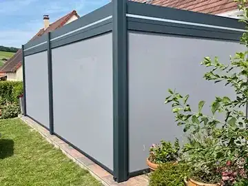 Pergola bioclimatique, vue rapprochée